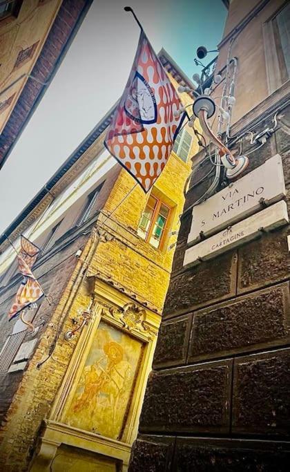 Dimora Con Finestra Sui Tetti Di Siena Apartment Exterior photo